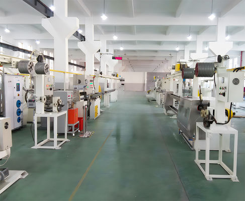 उच्च परिशुद्धता केबल एक्सट्रूज़न लाइन 1.8mm-10mm परिष्कृत व्यास केबल एक्सट्रूडर के लिए